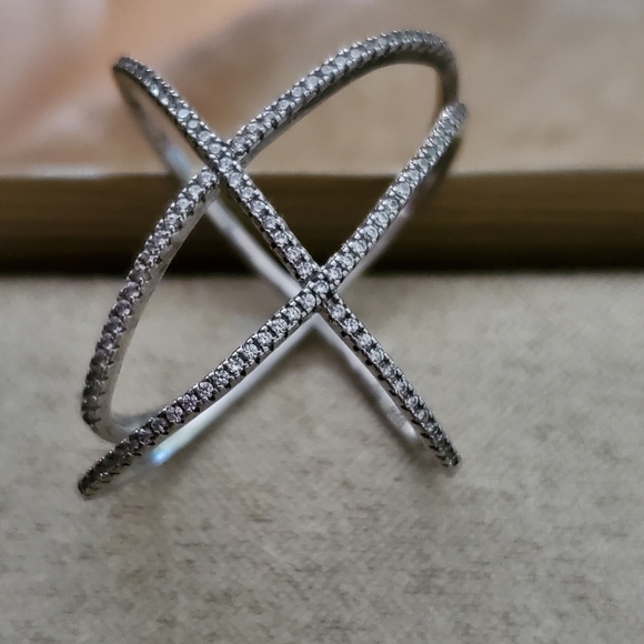 Unusual Shaped Ring*DISCOUNT ON SHIPPING** - Picture 6 of 7